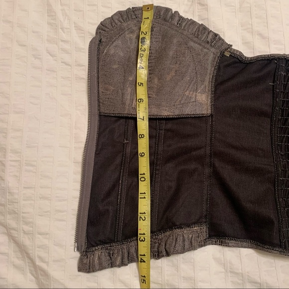 Snake python print zip up bustier top 💗 - Picture 7 of 9